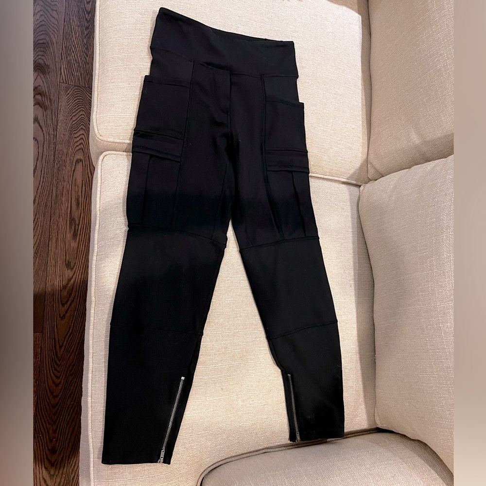 Lululemon black cargo leggings zipper ankles, black, Size 4